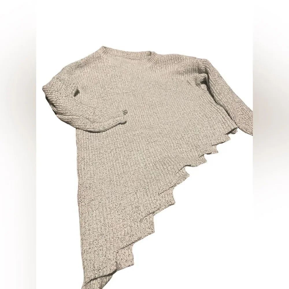Kim Tigers size small unique sweater excellent condition